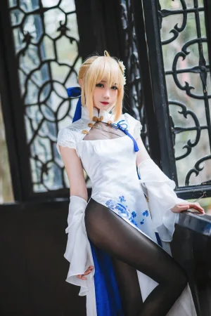 焖焖碳《Saber旗袍》主题写真：28张全套美图