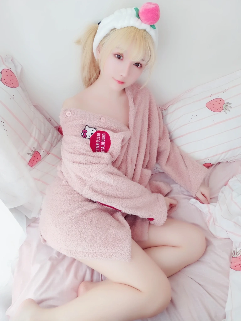 星之迟迟《VOL.1 粉红泡泡包》主题写真：57张全套美图