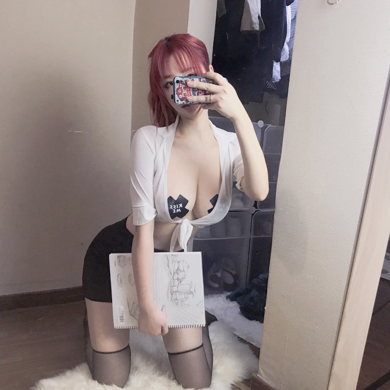 叉子宝宝《自拍系列01》主题写真：45张全套美图