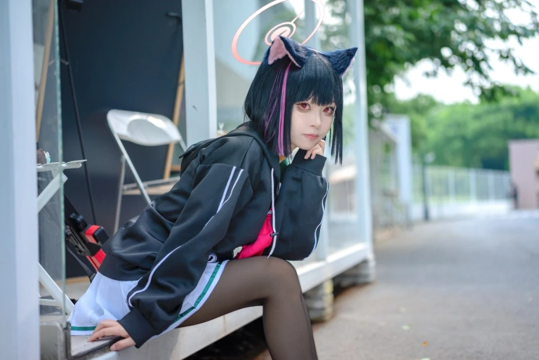 矢量鱼《蔚蓝档案 杏山和纱》主题写真：18张全套美图