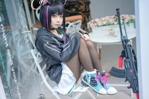 矢量鱼《蔚蓝档案 杏山和纱》主题写真：18张全套美图