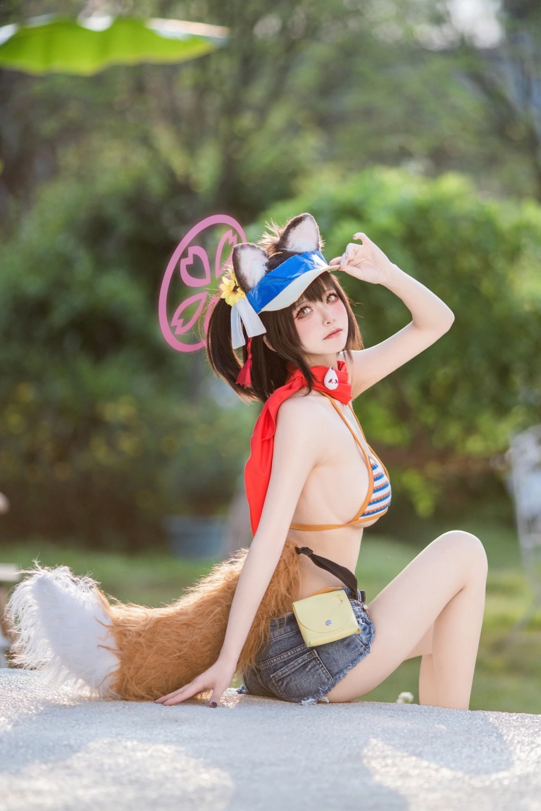 九柒喵《水忍忍》主题写真：18张全套美图