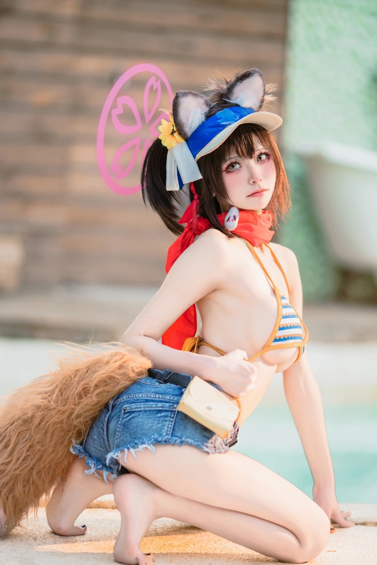 九柒喵《水忍忍》主题写真：18张全套美图