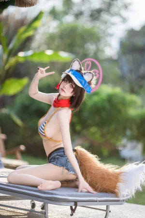 九柒喵《水忍忍》主题写真：18张全套美图