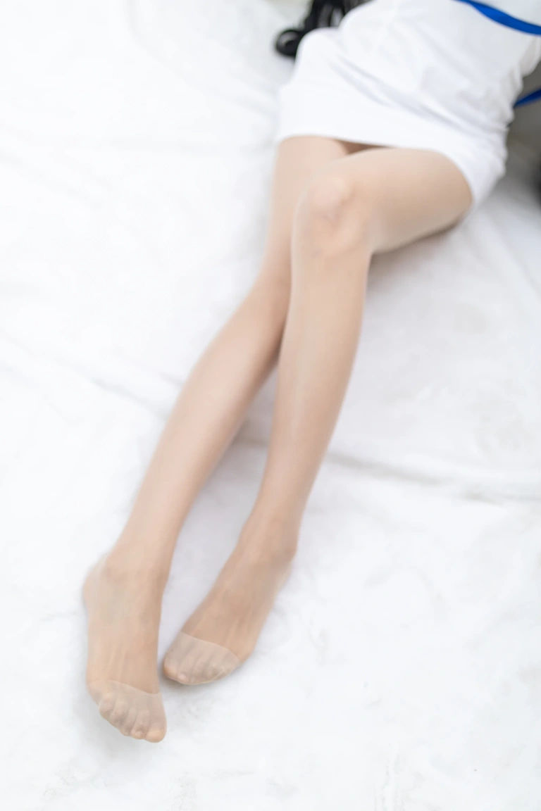 香草喵露露《赫斯提亚》主题写真：20张全套美图