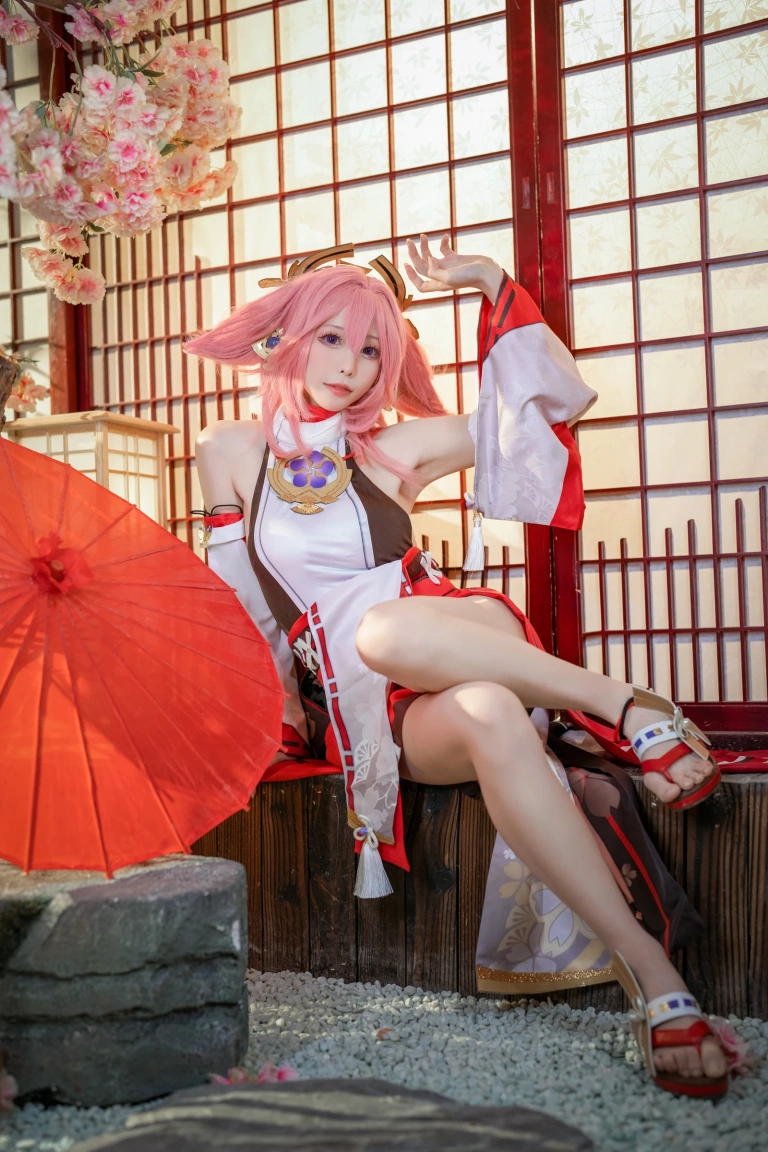 樱岛嗷一《八重神子》主题写真：20张全套美图