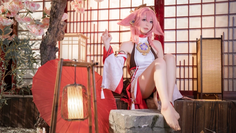 樱岛嗷一《八重神子》主题写真：20张全套美图
