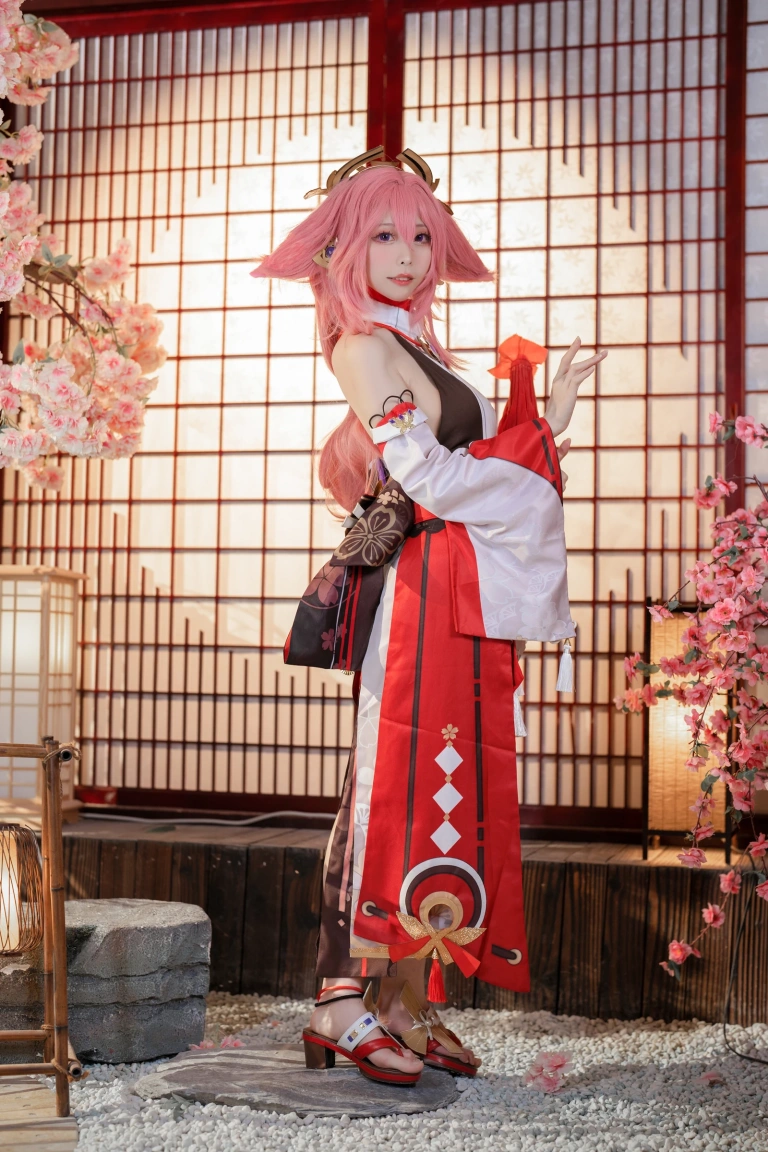 樱岛嗷一《八重神子》主题写真：20张全套美图