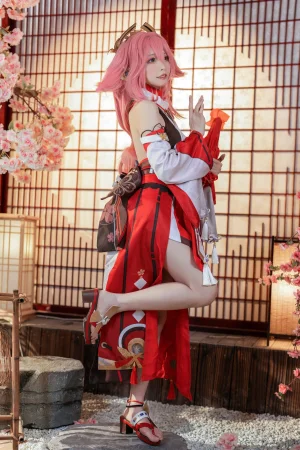 樱岛嗷一《八重神子》主题写真：20张全套美图