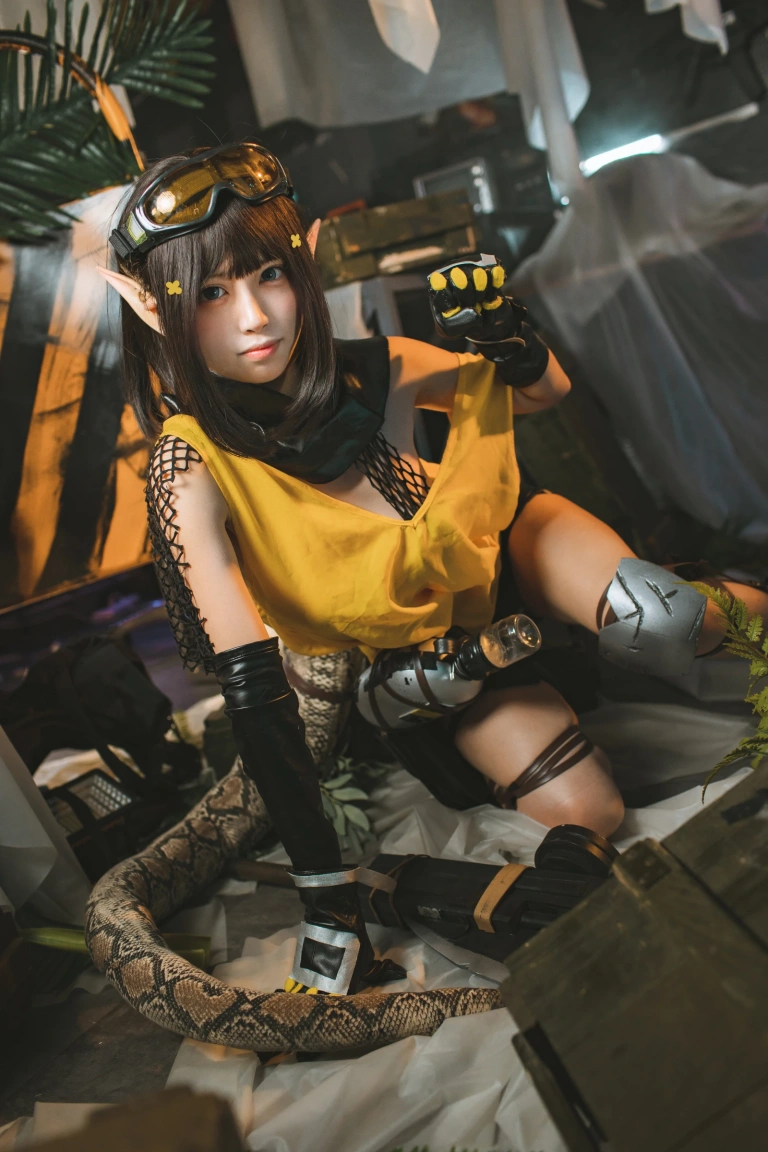 三無人型《森蚺精一》主题写真：22张全套美图