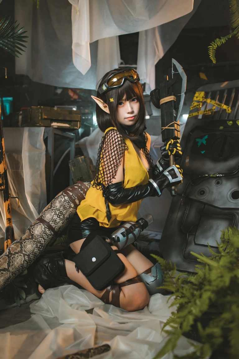 三無人型《森蚺精一》主题写真：22张全套美图