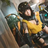 三無人型《森蚺精一》主题写真：22张全套美图
