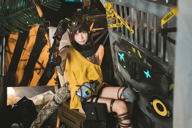 三無人型《森蚺精一》主题写真：22张全套美图