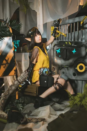三無人型《森蚺精一》主题写真：22张全套美图