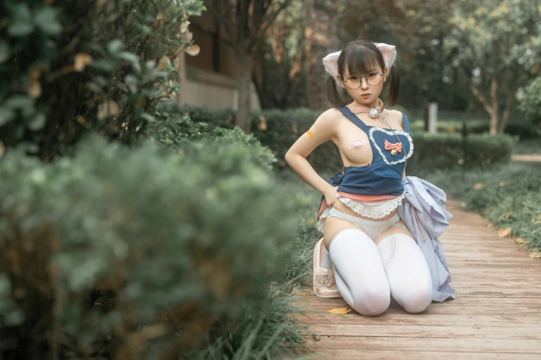 幼水铃衣《小猫猫》主题写真：25张全套美图