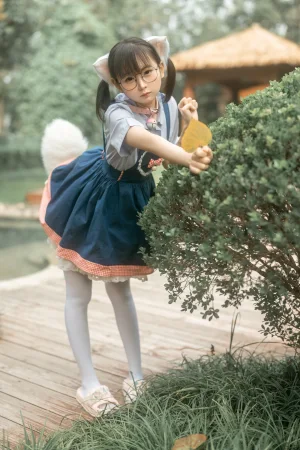 幼水铃衣《小猫猫》主题写真：25张全套美图