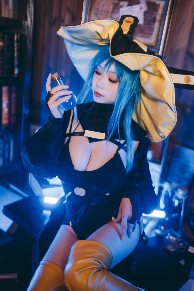 末夜《黄棚树城》主题写真：25张全套美图