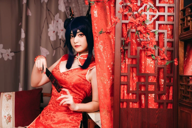 许枳《陈的红色旗袍》主题写真：26张全套美图