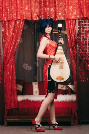许枳《陈的红色旗袍》主题写真：26张全套美图
