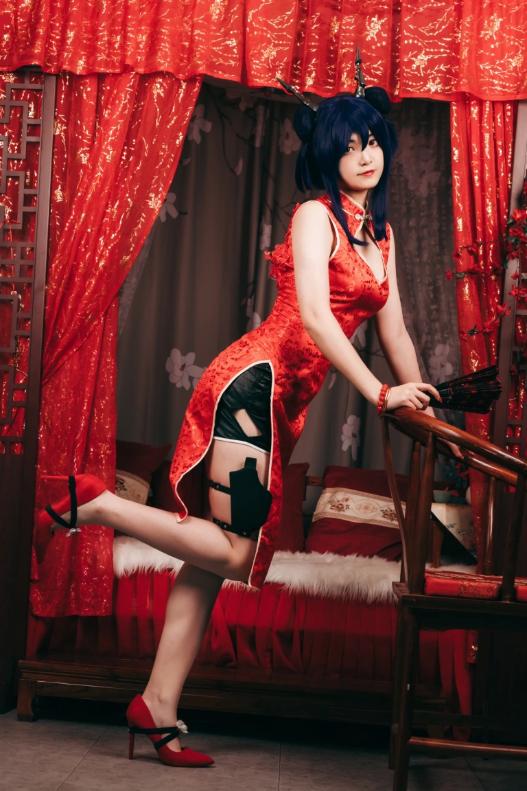 许枳《陈的红色旗袍》主题写真：26张全套美图