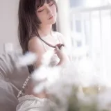 桃良阿宅《吊带》主题写真：30张全套美图