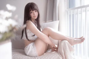 桃良阿宅《吊带》主题写真：30张全套美图