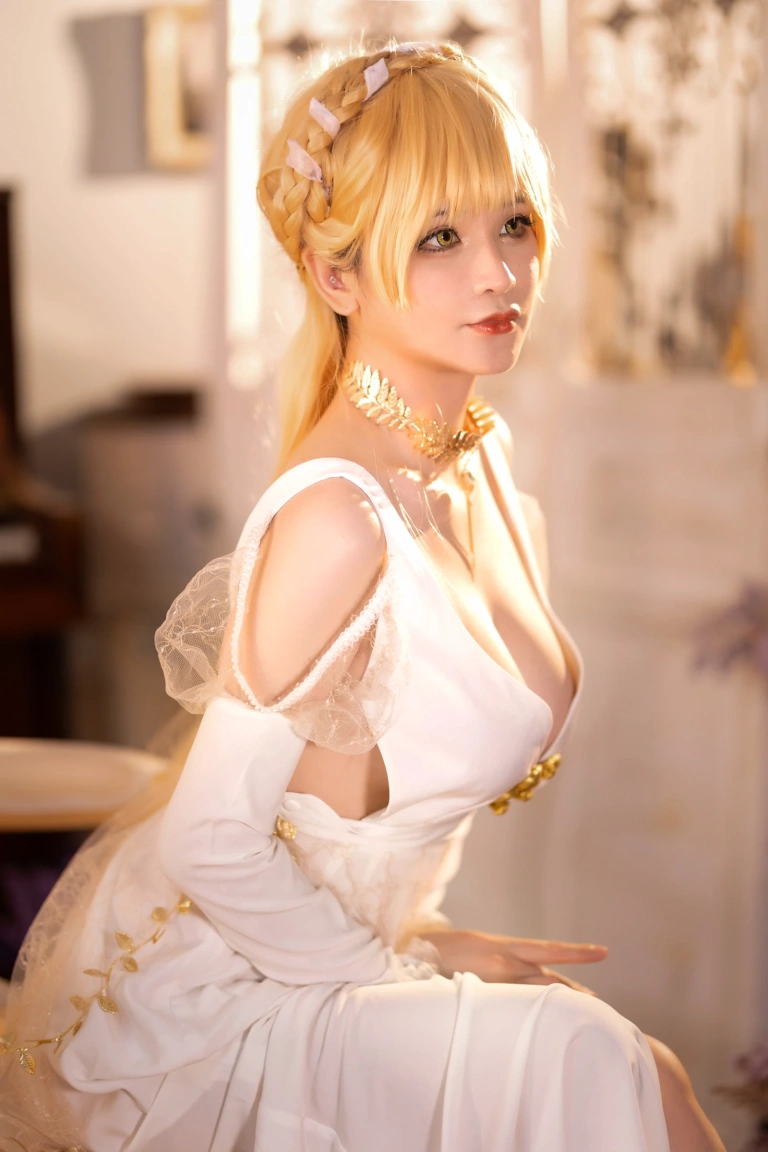 前羽《天意佳人》主题写真：30张全套美图
