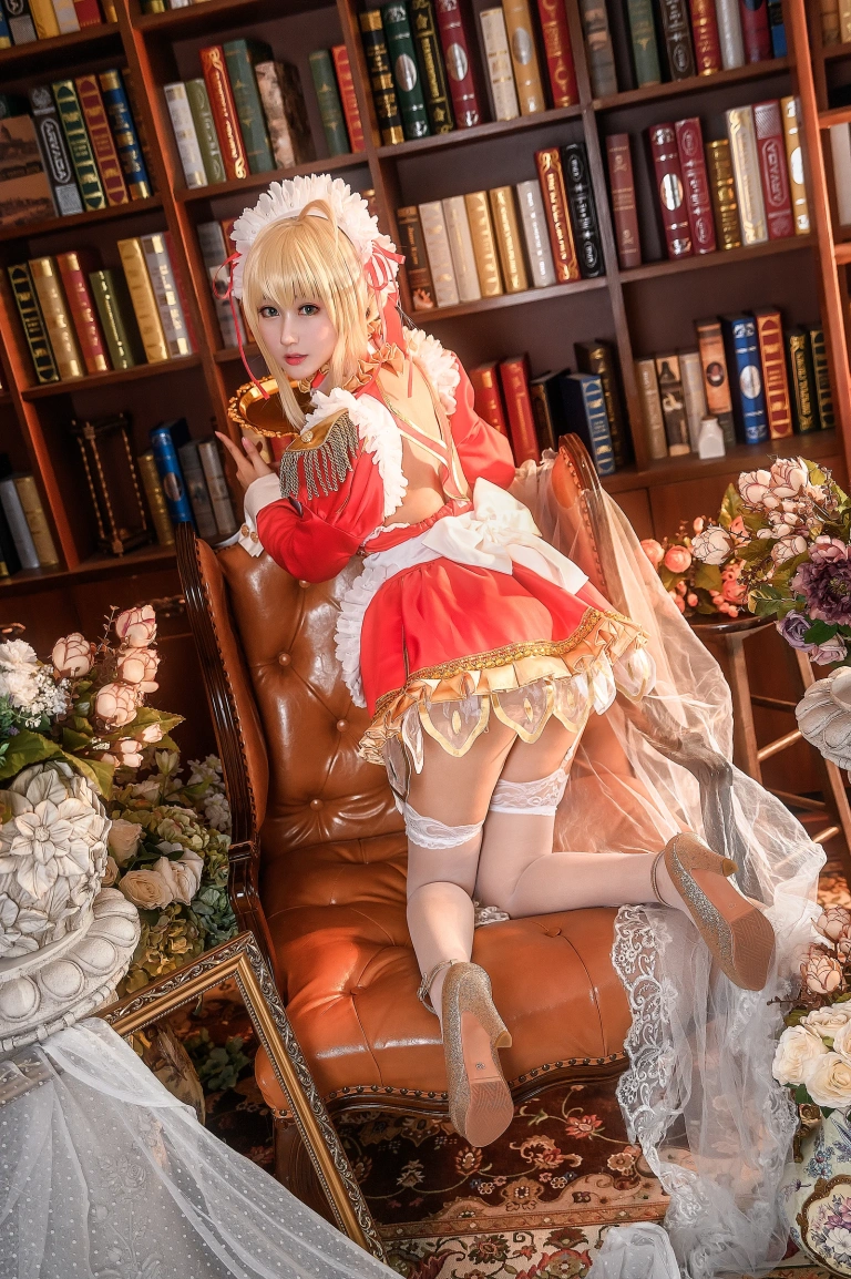 羽生三未《尼禄》主题写真：34张全套美图