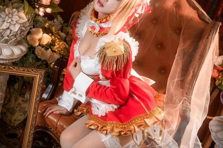 羽生三未《尼禄》主题写真：34张全套美图