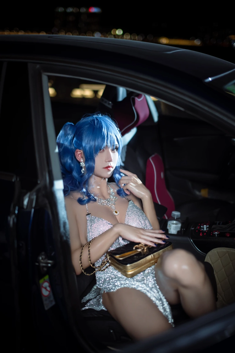 桜满三时《圣路易斯 礼服》主题写真：39张全套美图