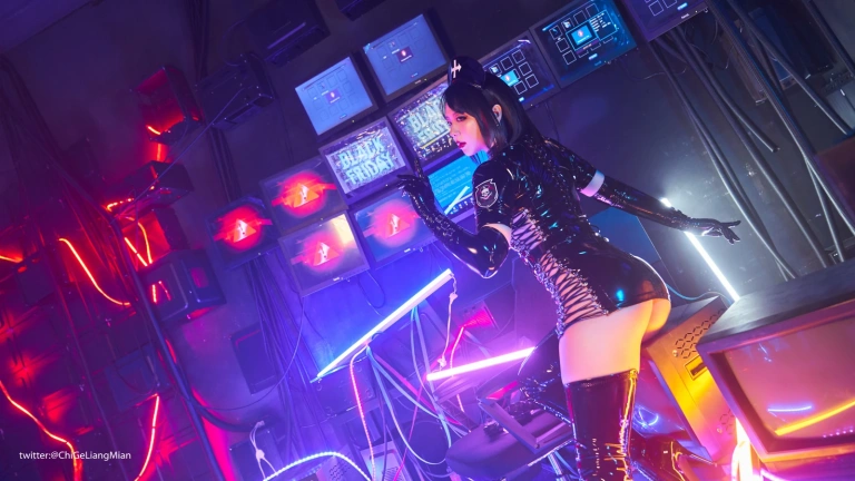 皮皮奶《黑暗护士》主题写真：40张全套美图