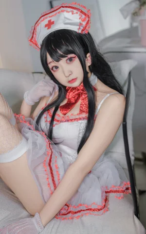恩田直幸《蕾丝护士》主题写真：42张全套美图