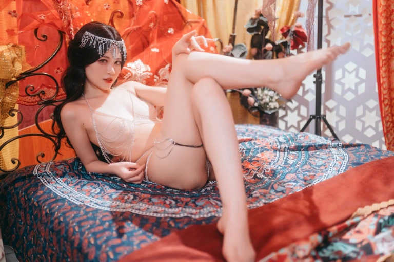 星黛鹿鹿《私房 身体链》主题写真：49张全套美图