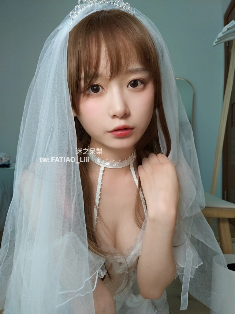 迷之呆梨《花嫁》主题写真：70张全套美图，含3个视频