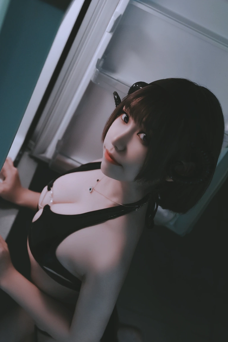 芋圆侑子《小恶魔》主题写真：9张全套美图