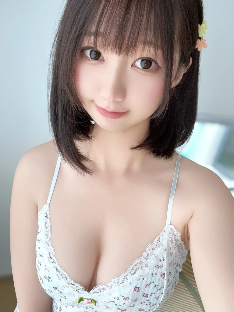 雫しずく《[Fantia] 2025年01月订阅》主题写真：391张全套美图