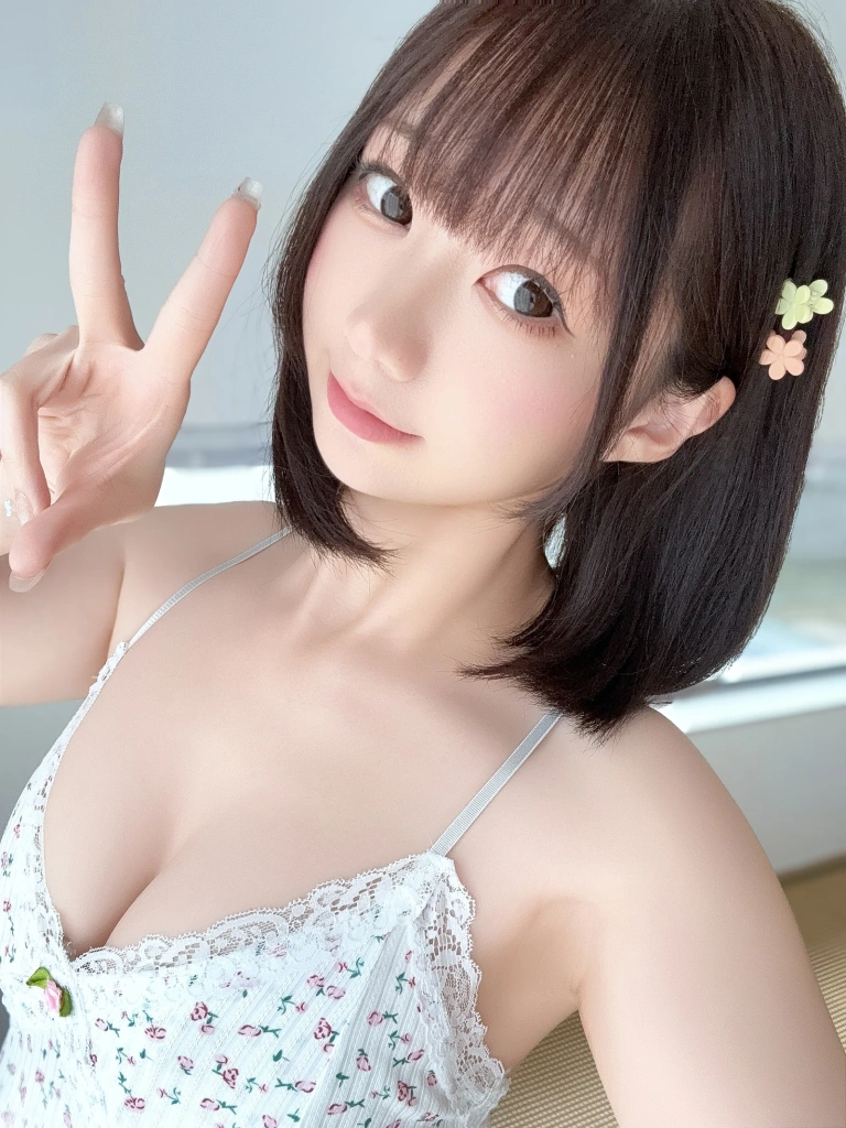 雫しずく《[Fantia] 2025年01月订阅》主题写真：391张全套美图
