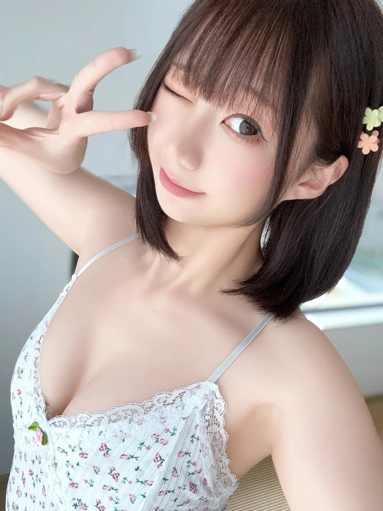 雫しずく《[Fantia] 2025年01月订阅》主题写真：391张全套美图