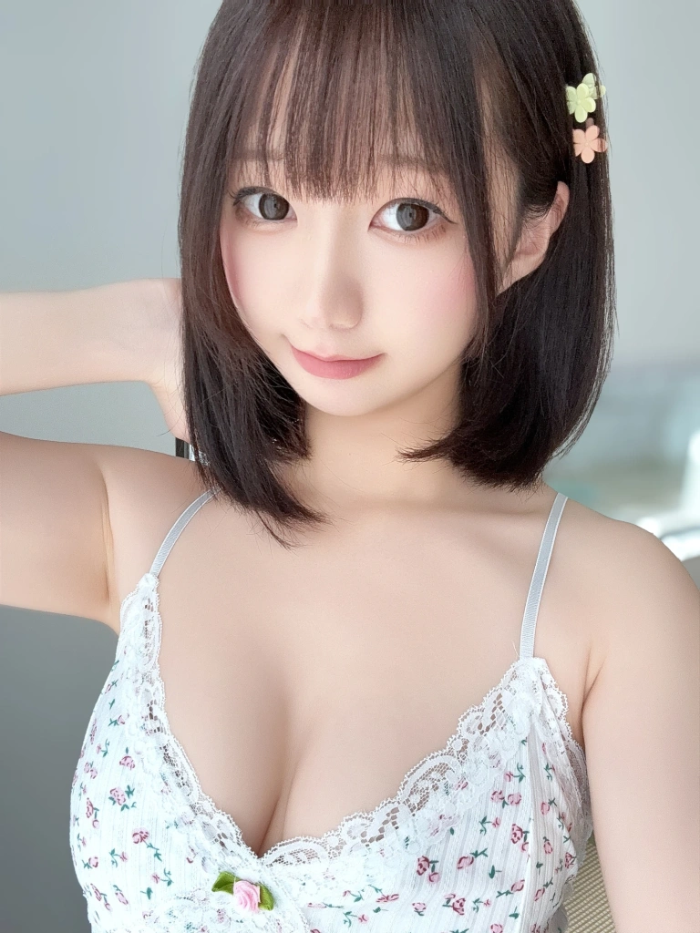 雫しずく《[Fantia] 2025年01月订阅》主题写真：391张全套美图