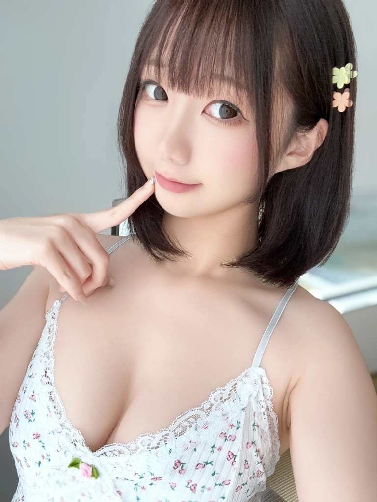 雫しずく《[Fantia] 2025年01月订阅》主题写真：391张全套美图
