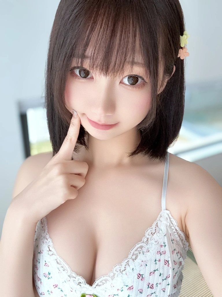 雫しずく《[Fantia] 2025年01月订阅》主题写真：391张全套美图