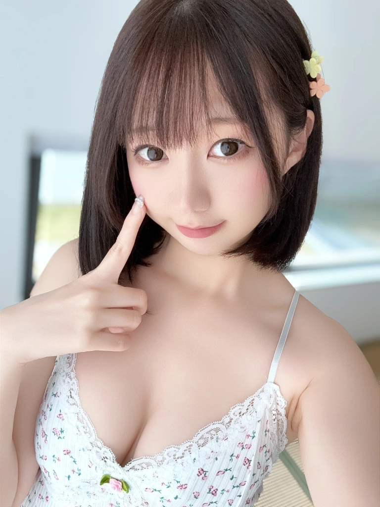 雫しずく《[Fantia] 2025年01月订阅》主题写真：391张全套美图