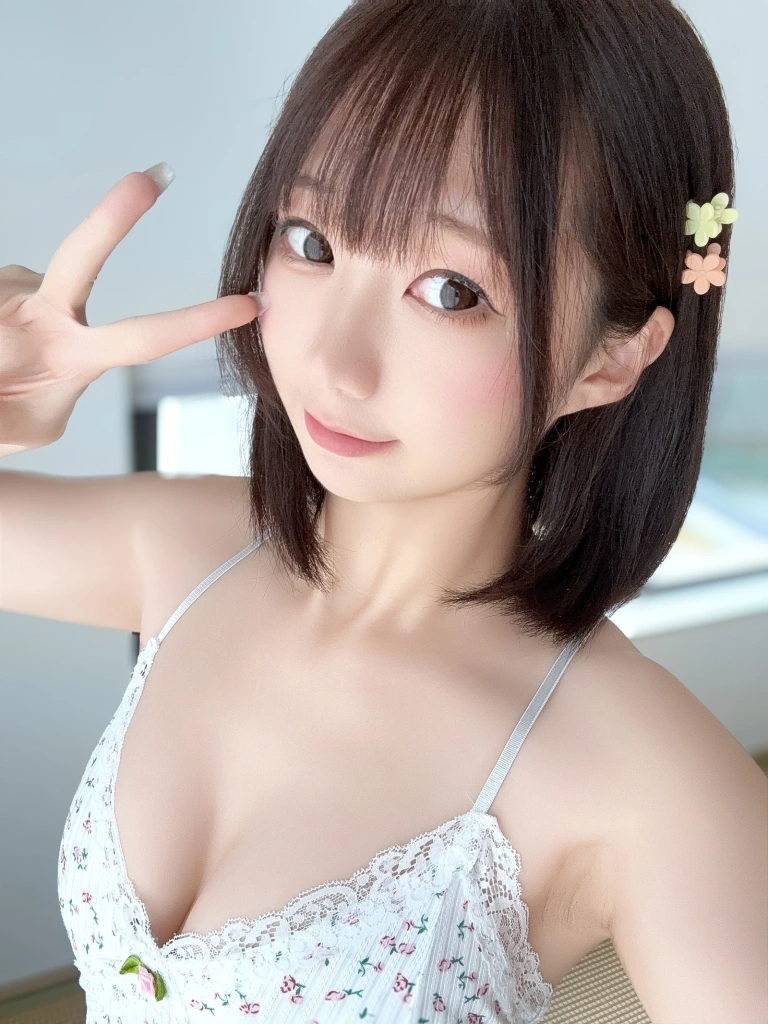 雫しずく《[Fantia] 2025年01月订阅》主题写真：391张全套美图