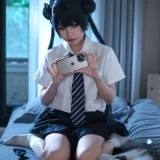 清水凪《蔚蓝档案 龙华妃咲JK》主题写真：52张全套美图
