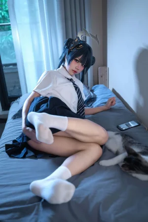 清水凪《蔚蓝档案 龙华妃咲JK》主题写真：52张全套美图