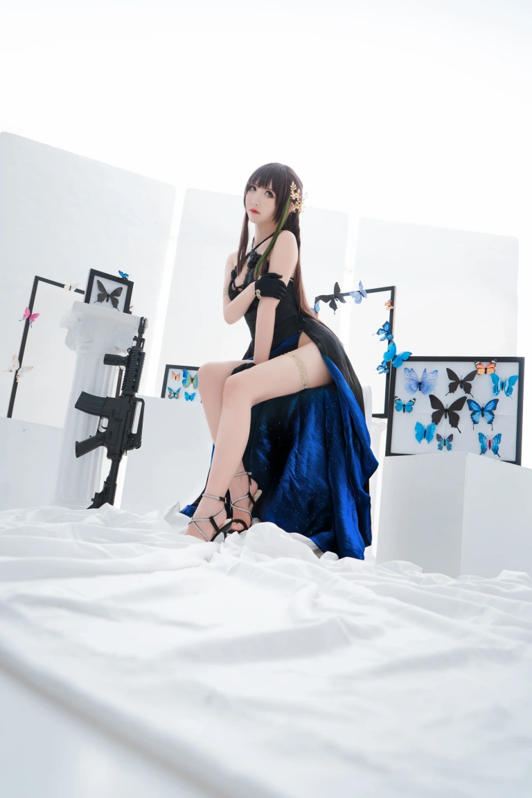 面饼仙儿《M4A1》主题写真：21张全套美图