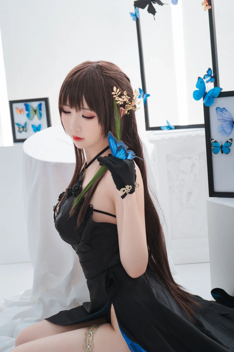 面饼仙儿《M4A1》主题写真：21张全套美图
