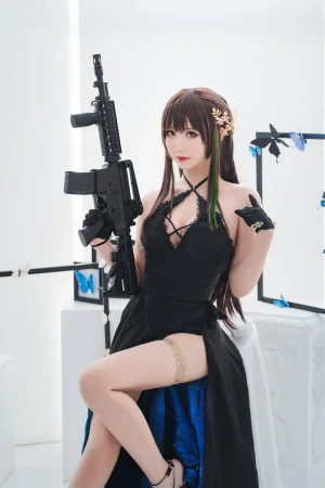 面饼仙儿《M4A1》主题写真：21张全套美图