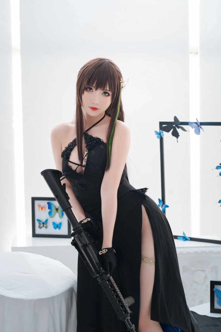 面饼仙儿《M4A1》主题写真：21张全套美图