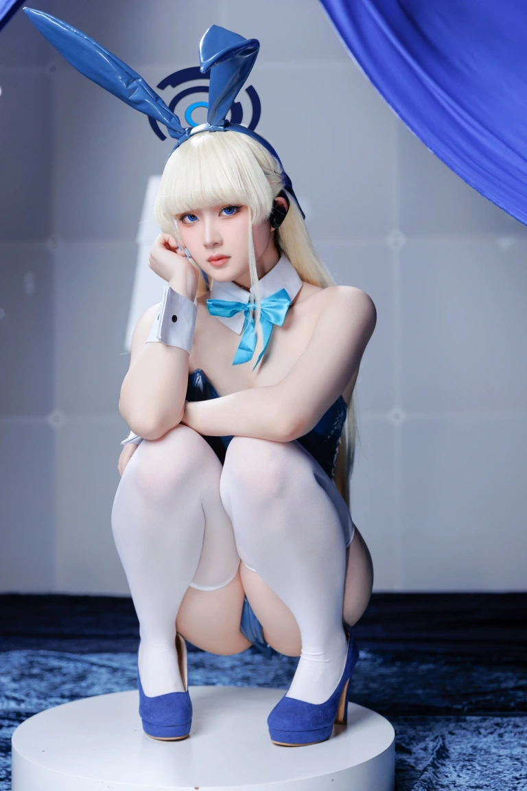 屿鱼《Toki X 飛鳥馬トキ兔女郎 蓝色兔子》主题写真：45张全套美图